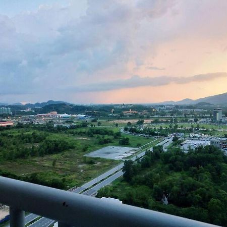 Luxurious Homestay 3Br With Pool Meru Ipoh 8 Pax Exteriér fotografie